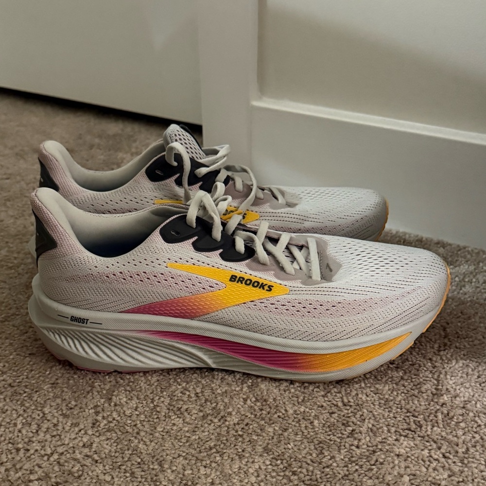 Brooks Ghost 17 Women's Athletic Shoes in Grey, Yellow, and Pink